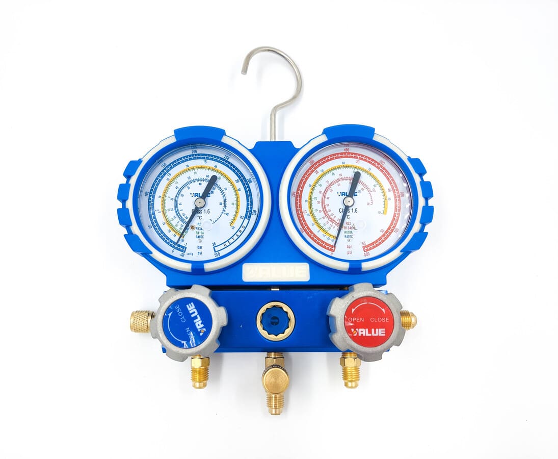 Манометрический коллектор Value VMG-2-R410A-B-03 (R22, R134a, R410a, R407C; 2-х вентильный; без шлангов; манометры 68 мм; упак. блистер)