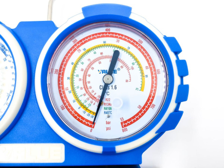 Манометрический коллектор VALUE VMG-2-R410A-02 (R410,407,134,22) 2-х вентильный, в кейсе, 3 шланга 120 см, 2 адаптера R410 x R 22, манометры 80 мм