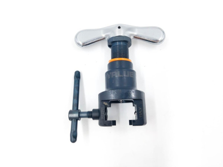 Вальцовка эксцентриковая Value VFT-808U-MI (2 плашки 1/4" - 3/4" и 6мм - 19мм; с ограничителем подачи трубы; в кейсе)