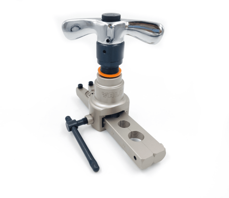 Вальцовка эксцентриковая с реверсом Value VFT-809-IS (1/4" - 3/4"; с труборезом VTC-32; упак. кейс)