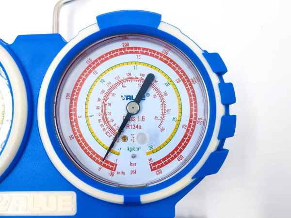 Манометрический коллектор VALUE VMG-2-R134A (2-х вентильный; 3 шланга 120 см; вентили быстросъемные, манометры 80 мм; упак. кейс)